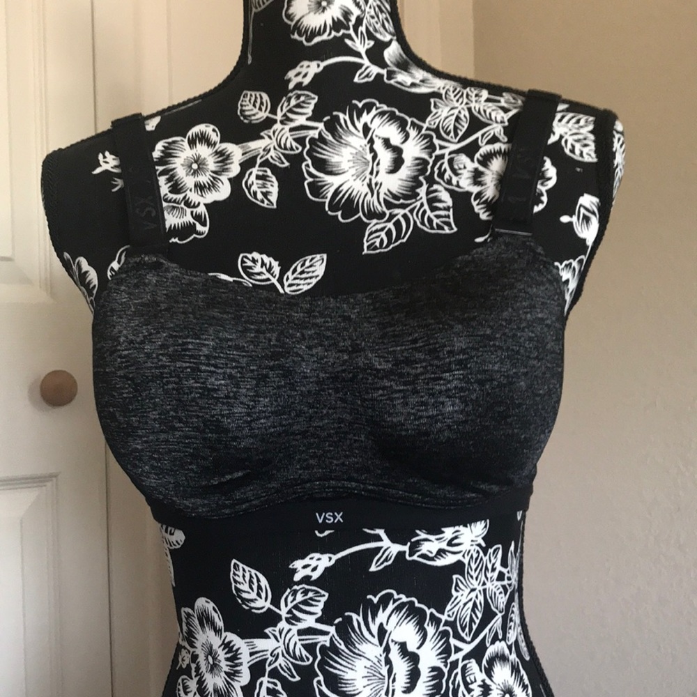 Victoria’s Secret VSX sports bra—32C